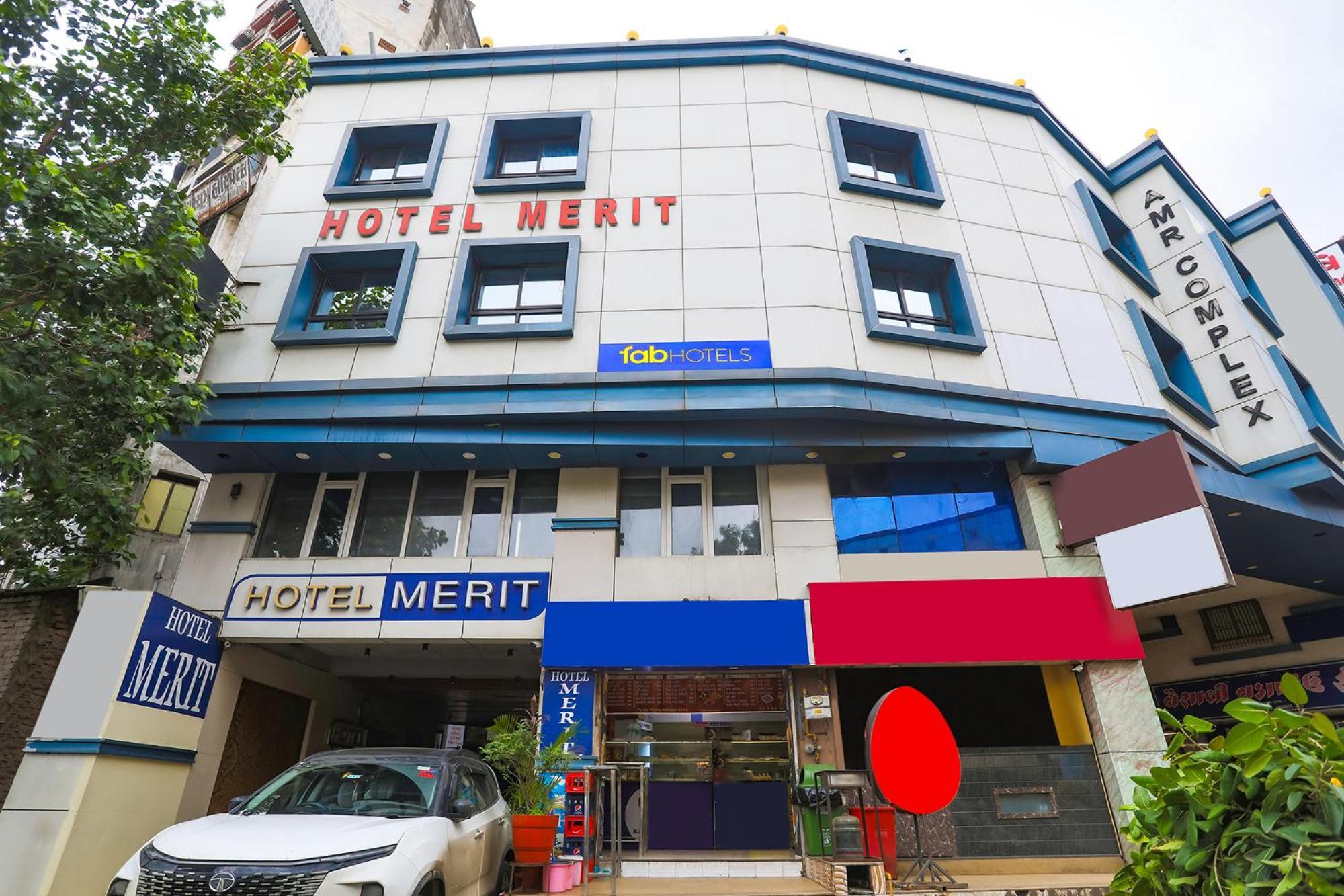 Hotel Merit 苏拉特 外观 照片